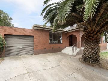 8 Vineyard Rd, Sunbury