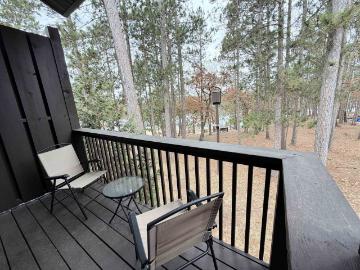 8 Walnut Trail