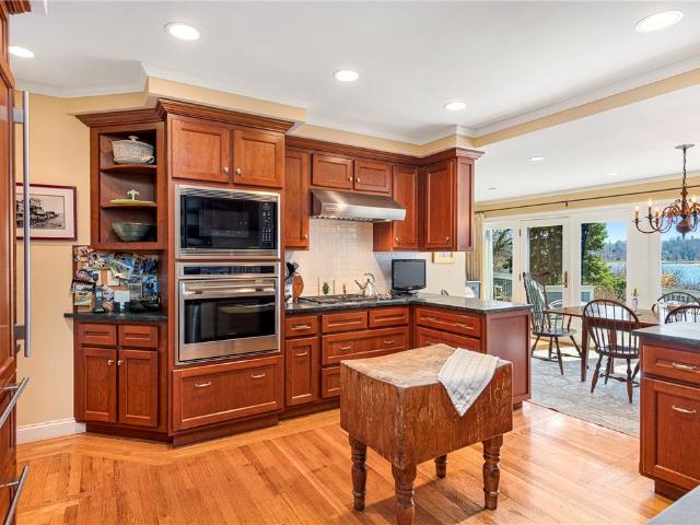 8 Walley St, Unit 3 & 4, Bristol, RI 02809 | MLS #1410