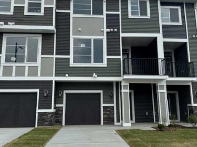 8 Waterford Glen, Chestermere, AB, T1X 2T8 house for sale | Listing ID A2337 | Royal LePage