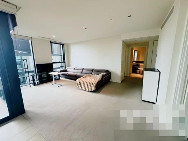 8 Waterside Place, Melbourne