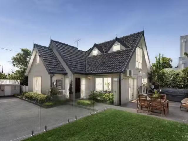8 Wattle Road, Kew East VIC 3102 House Auction