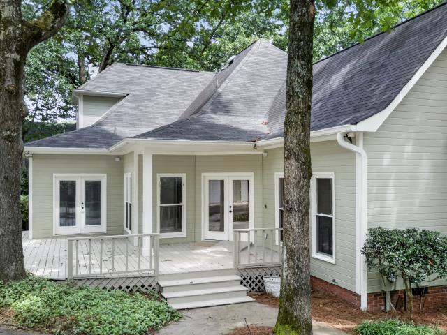 8 Westover Drive SW