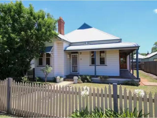 8 William Street, SINGLETON House for rent Listed by Bella Wr.