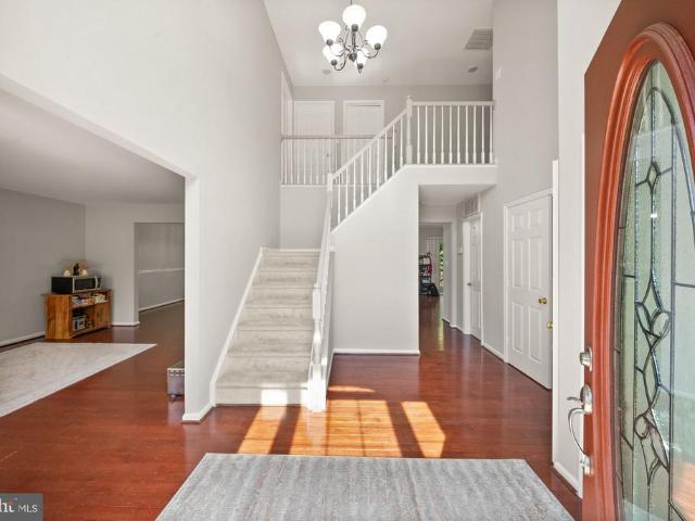 8 Willow Glen Court