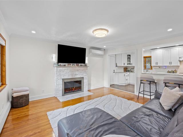 8 Willow Road