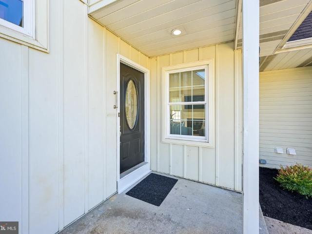 8 Winterset Lane