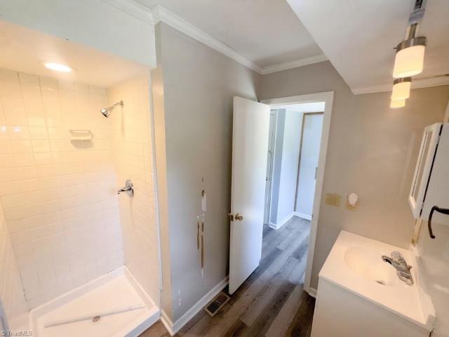8 Woodcreek Court