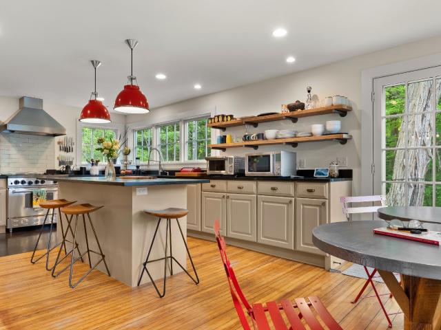 8 Yale Hill Rd, Stockbridge, MA 01262 | MLS #248581