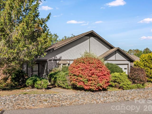 8 Zachary Ridge Road