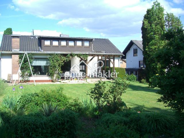 8 Zi. Wohnhaus mit schönem Garten 1.400 qm in Marburg Schröck, courtagefrei
