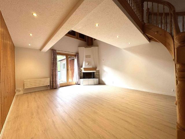 8 Zimmer, 185 m², 1. Stock