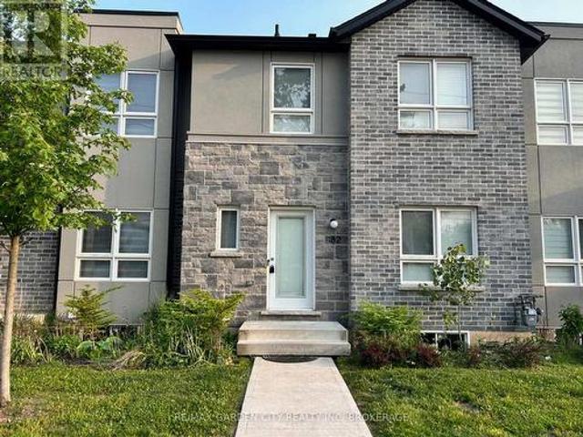 8 182 Broadway Lane, Welland Broadway, ON, L3C 0J2 townhouse for lease | Listing ID X13248 | Royal LePage