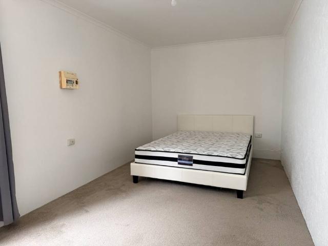 8 / 108 Commissioner Street, Cooma