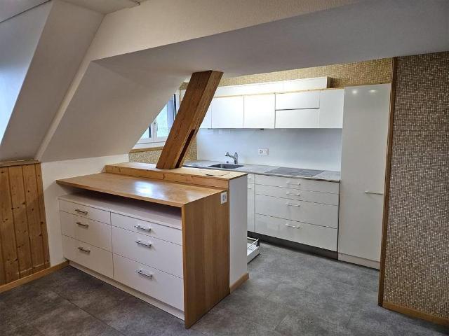 8 1/2 Zimmer Attikawohnung an ruhiger und idyllischer Wohnla