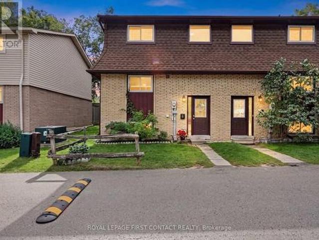 8 233 Innisfil Street, Barrie, ON, L4N 3E9 townhouse for sale | Listing ID S13809 | Royal LePage
