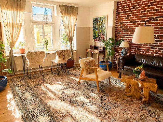 8,2 % Bruttorendite: modernisierte 3 Zi. Jugendstilwohnung mit Garage – jetzt 135.000 €