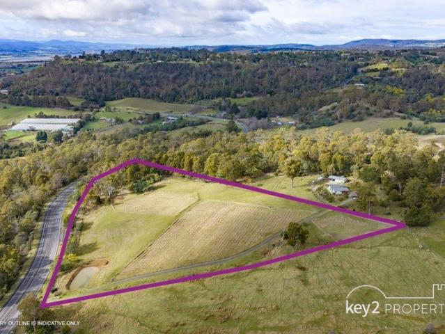 8.55 Acres of Tamar Valley Lifestyle
