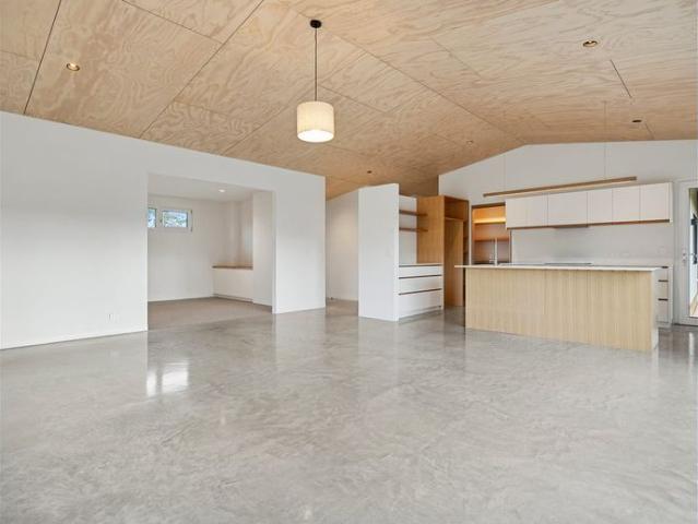 8.5 Star Passive Solar Design Home with Quality Finishes and Gardening Included