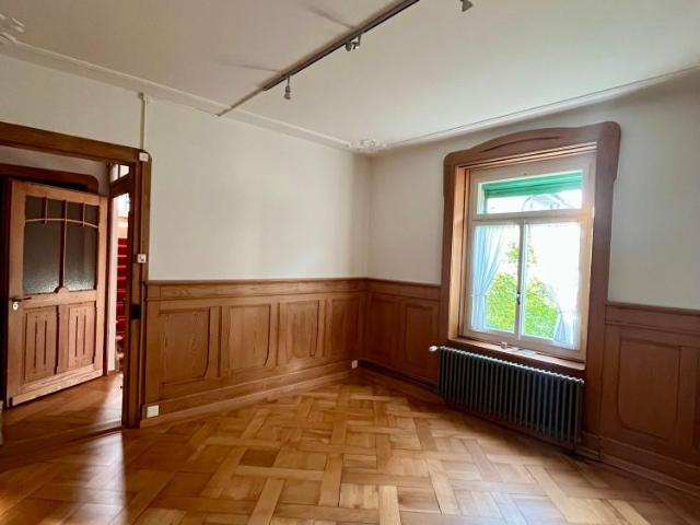 8.5 Zimmer Maisonettewohnung mit Altbaucharme, grosser Terrasse und Garten in Hausen am Albis