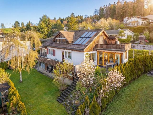 8.5 Zimmer Einfamilienhaus mit Einliegerwohnung in Rumlikon