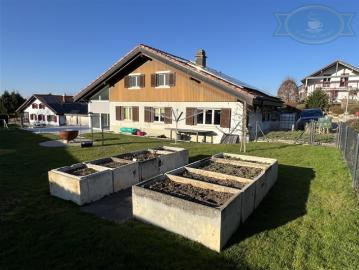 8,5 Zimmer Haus mit grossem Garten in einem Wohnquartier