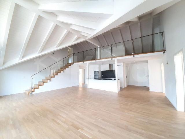 8.5 Zimmer, 189 m², 2. Stock