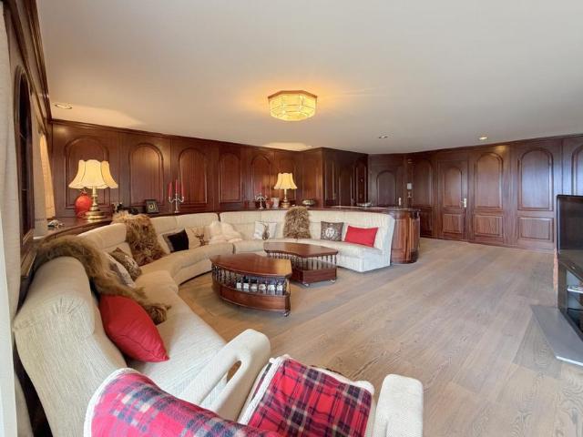 8.5 Zimmer, 278 m²