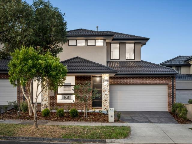 8C Walter Street, Glen Waverley, VIC 3150 Townhouse for Rent Ray White Burwood & Blackburn Group