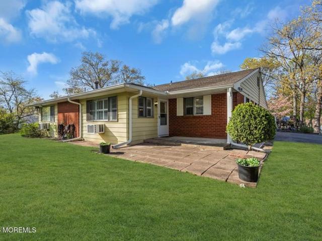 8C Blue Jay St, Manchester, NJ 08759