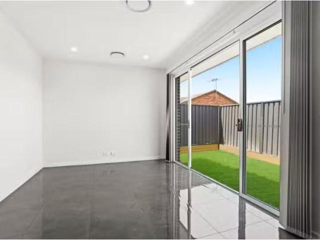 8A Thunderbolt Drive, Raby House for rent Listed by Crystal N.