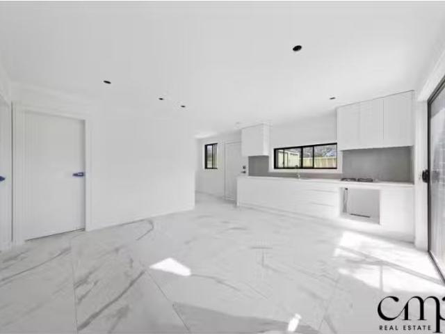 8A Turimetta Avenue, LEUMEAH House for rent Listed by Jazmin.