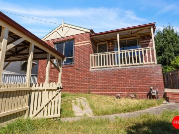 8a Wirth Street, FLORA HILL VIC 3550