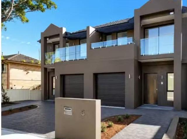 8A Woomera Road, Little Bay House for rent Listed by Murray H.