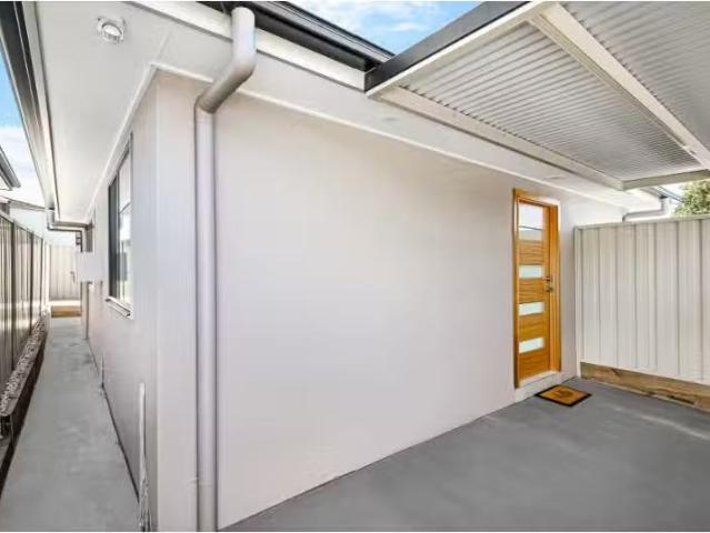 8a Ash Close, Bossley Park House for rent Listed by Vevian El.