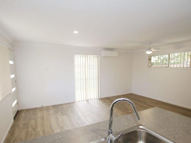 8A Barcrest Court Crestmead, QLD 4132