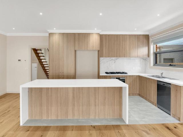 8A Hemburrow Street, Preston VIC 3072