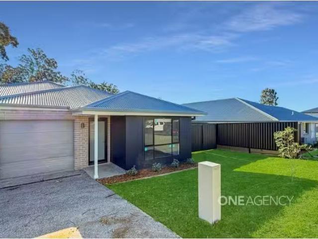 8A Jarrah Way, Wauchope Townhouse for rent Listed by Tim Cast.