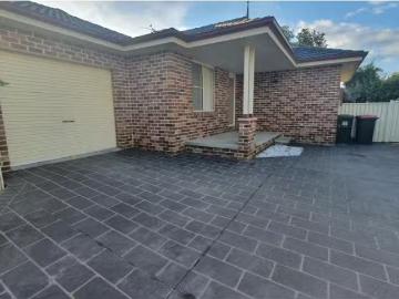 8A Merrinee Place, Tamworth Apartment for rent Listed by Cour.