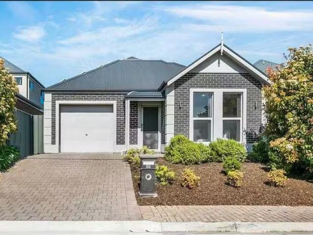 8B Walnut Street, Old Reynella House for rent Listed by Sukhp.