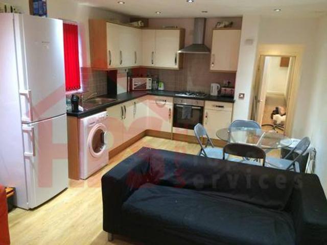 8b Hyde Park Terrace