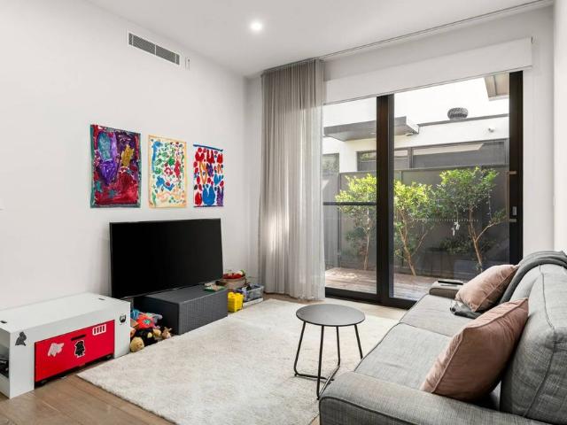 8B Robinson Street, Brighton East, VIC, 3187