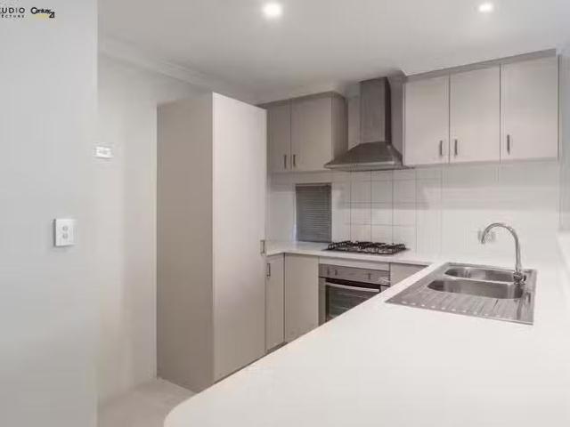 8D Lacey Street, Beckenham, WA 6107