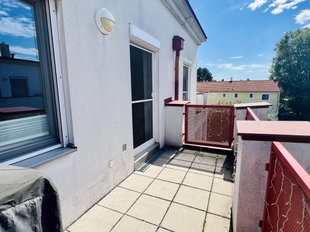 8Min zur U2 helle 3 Zimmer DG Wohnung sonnige Terrasse teilmöbliert Tiefgarage top Anbindung