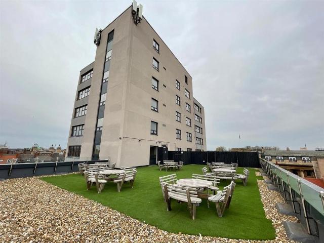 8th Floor, Essex House, Manor. 1 bed apartment to rent £950 pcm £219 pw