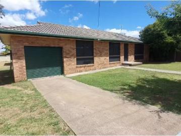 93 Warral Road, Tamworth House for rent Listed by Courtney Co.