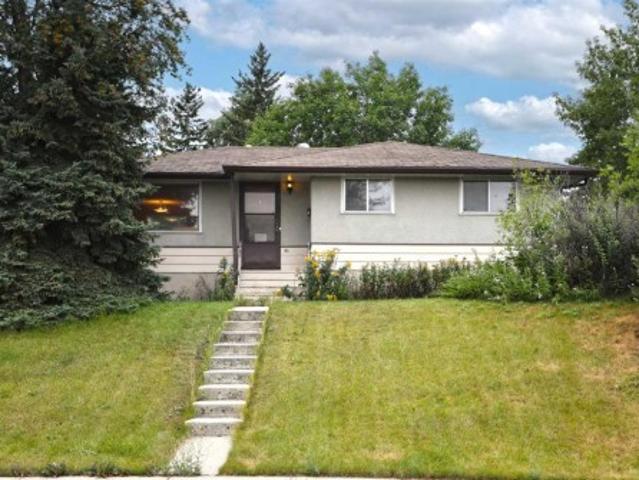 93 Winslow Crescent Sw, Calgary, AB, T3C 2R3 house for sale | Listing ID A2336 | Royal LePage