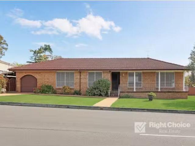 93 Barton Street, Oak Flats House for rent Listed by Right Ch.