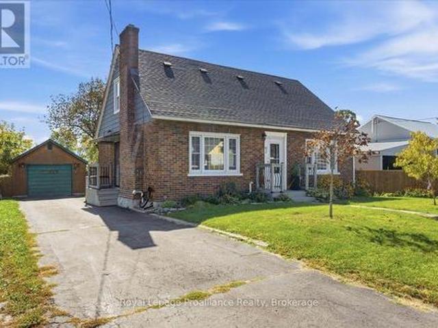 93 Bay Drive, Belleville Ward, ON, K8N 1B4 house for sale | Listing ID X13843 | Royal LePage