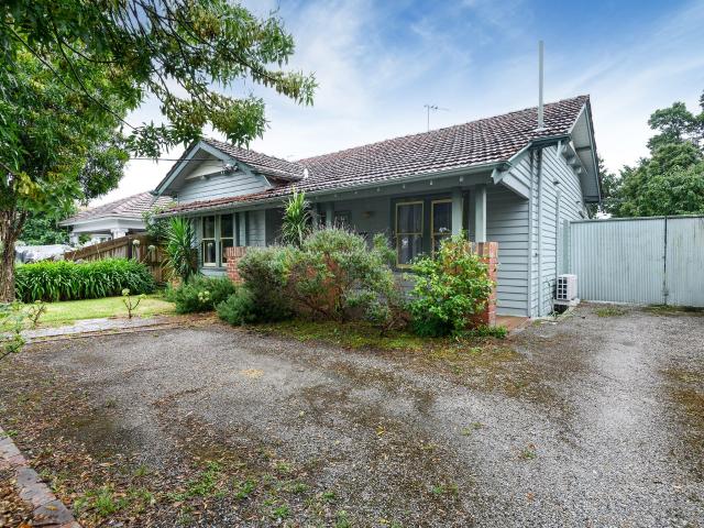 93 Carlisle Crescent, Hughesdale